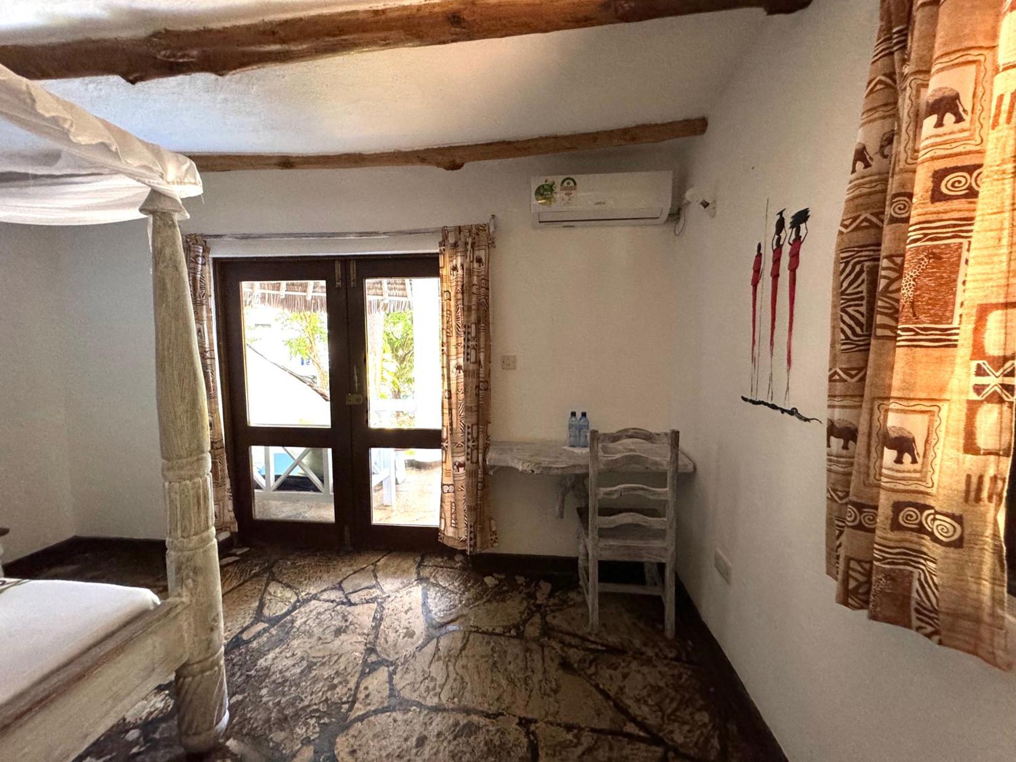 Soul Breeze Beach Resort Diani Beach Exterior foto