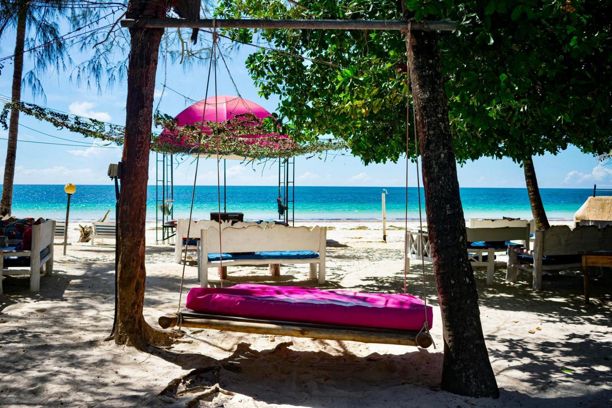 Soul Breeze Beach Resort Diani Beach Exterior foto